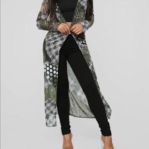 Fashion Nova Wild Behavior Kimono Size Small - Sleeves fit like extra-small